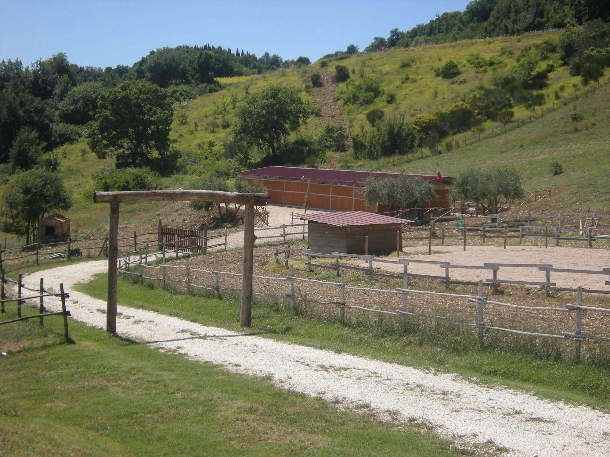 Agriturismo Goccia Di Luna أمبيرتيدي المظهر الخارجي الصورة